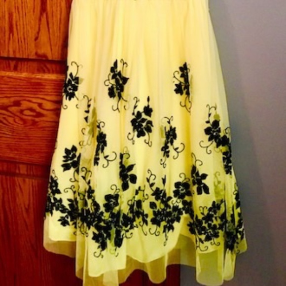 Formal Dress - Picture 3 of 3